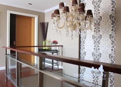 4 Bedroom Duplex For Sale in Millennium Residence, Sukhumvit 20, Bangkok