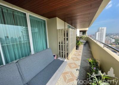 3 Bedroom Condominium for Sale in Oriental Tower, Khlong Tan Nuea, Watthana, Bangkok