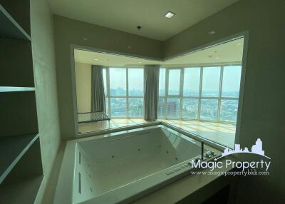 3 Bedrooms Condo For Sale in Sky Walk Residence, Phra Khanong Nuea, Watthana, Bangkok