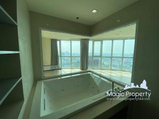 3 Bedrooms Condo For Sale in Sky Walk Residence, Phra Khanong Nuea, Watthana, Bangkok