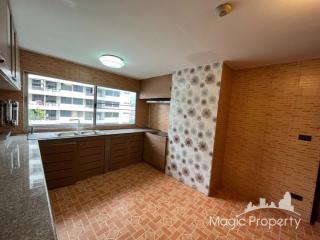 3 Bedroom Condominium for Sale in Regent on the Park 3, Watthana, Bangkok