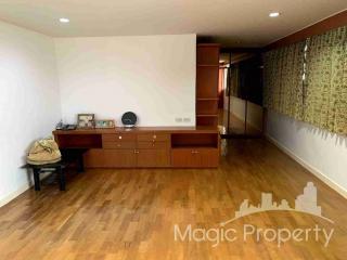 3 Bedroom Condominium for Sale in Tai Ping Towers, Watthana, Bangkok