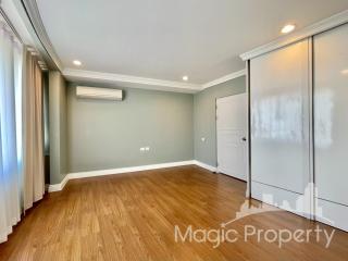 3 Bedrooms Condo for Sale in Supakarn Condominium, Khlong Ton Sai, Khlong San, Bangkok