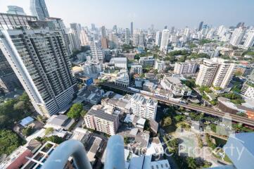 2 Bedroom Condo for Sale in The Waterford Diamond, Khlong Toei, Bangkok