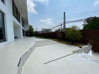 5 Bedrooms Single House For Sale in The Master Private Srinakarin, Nong Bon, Prawet, Bangkok