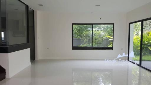 4 Bedroom House For Sale in Manthana Srinakarin Bangna, Bang Kaeo, Samut Prakan