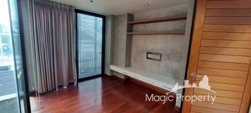 4 Bedrooms Single House For Sale in Soi Phahon Yothin 8, Samsen Nai, Phaya Thai, Bangkok