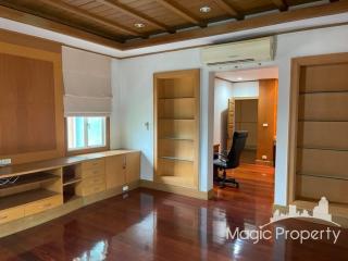 5 Bedroom Single House For Sale on Krung Thep Kritha Rd, Saphan Sung, Bangkok