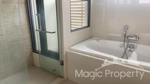 3 Bedrooms Single house for Sale in The Plam Patthanakarn, Bangkok