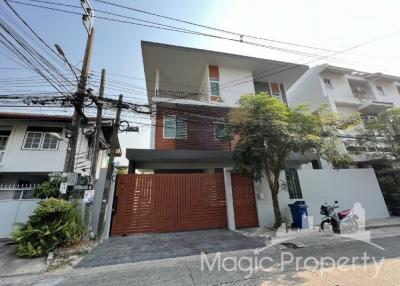 6 Bedrooms Single house for Rent in Soi Prachachuen 30, Wong Sawang, Khet Bang Sue, Bangkok