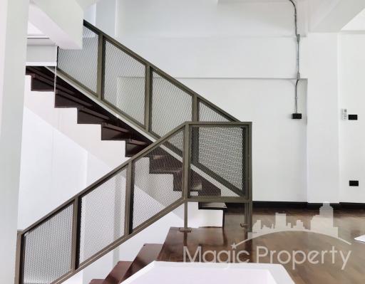 3 Bedrooms Townhouse for Sale in Prompak Place Thonglor, Watthana, Bangkok