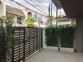 3 Bedrooms Townhouse for Sale Ekkamai 22/Pridi 41, Khlong Tan Nuea, Watthana, Bangkok