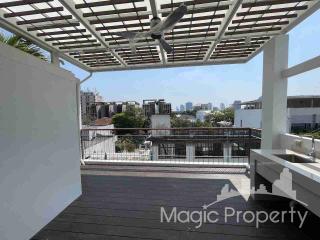 4 Bedrooms Townhouse with Lift for Sale in Ekkamai 10, Khlong Tan Nuea, Watthana, Bangkok