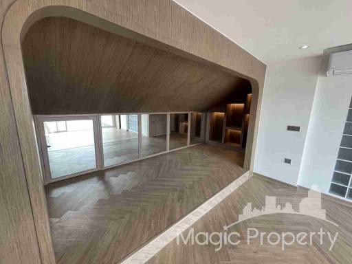 4 Bedrooms Townhouse with Lift for Sale in Ekkamai 10, Khlong Tan Nuea, Watthana, Bangkok