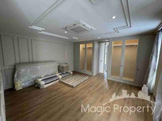 4 Bedrooms Townhouse with Lift for Sale in Ekkamai 10, Khlong Tan Nuea, Watthana, Bangkok