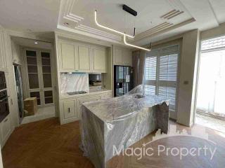 4 Bedrooms Townhouse with Lift for Sale in Ekkamai 10, Khlong Tan Nuea, Watthana, Bangkok