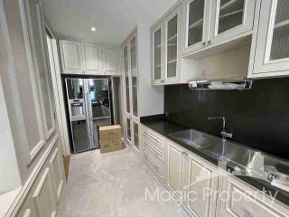 4 Bedrooms Townhouse with Lift for Sale in Ekkamai 10, Khlong Tan Nuea, Watthana, Bangkok