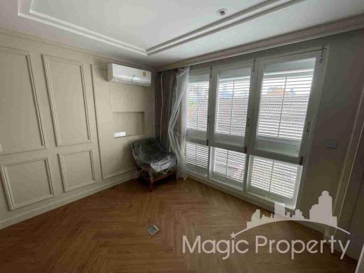 4 Bedrooms Townhouse with Lift for Sale in Ekkamai 10, Khlong Tan Nuea, Watthana, Bangkok