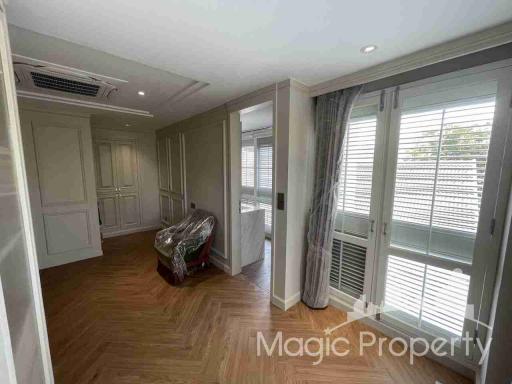 4 Bedrooms Townhouse with Lift for Sale in Ekkamai 10, Khlong Tan Nuea, Watthana, Bangkok