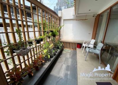 Townhouse for Sale in Soi Ekkamai 12, Khlong Tan Nuea, Watthana, Bangkok