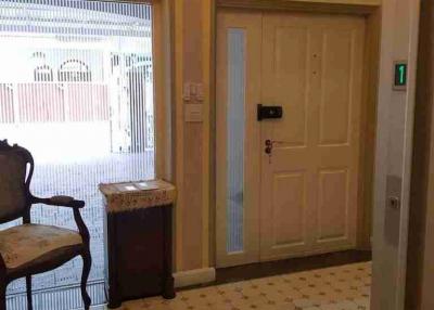 Townhouse for Sale in Yenakart Residence, Chong Nonsi, Yan Nawa, Bangkok