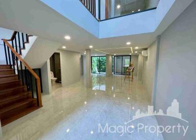 3 Bedrooms Townhouse for Sale in Ekkamai 12, Watthana, Bangkok