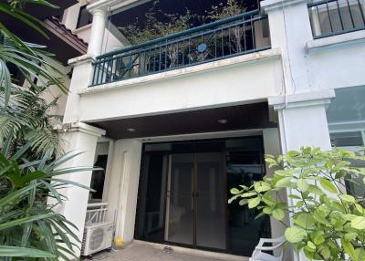 3 Bedrooms Townhouse for Sale in Private Sukhumvit Thonglor 13, Bangkok