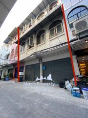 Commercial Building For Sale at Soi Sukhumvit 38(Saen Sabai8), Khlong Toei, Bangkok
