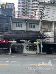 Commercial Building with 4 floors For Sale on Ekkamai Rd, Bangkok