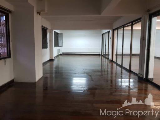 Commercial Building for Sale 5 Storey on Sukhumvit 101, Khwaeng Bang Chak, Khet Phra Khanong, Bangkok