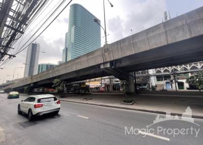 4 Floors Commercial Building For Sale on Din Daeng road, Din Daeng, Bkk