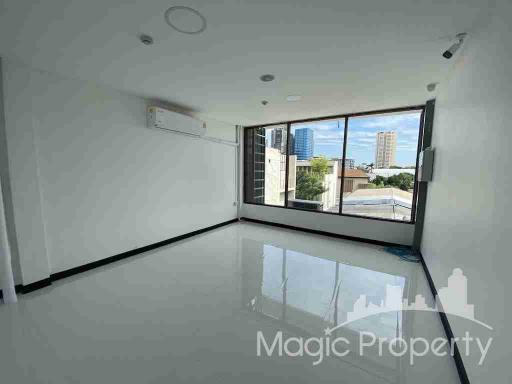 Commercial Building For Sale in Thonglor Sukhumvit 55, Watthana, Bangkok