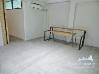 5 Floors Building For Rent on Ratchadaphisek Road, Din Daeng, Bangkok