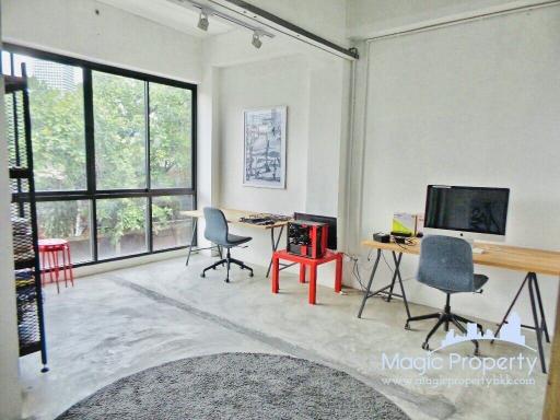 5 Floors Building For Rent on Ratchadaphisek Road, Din Daeng, Bangkok