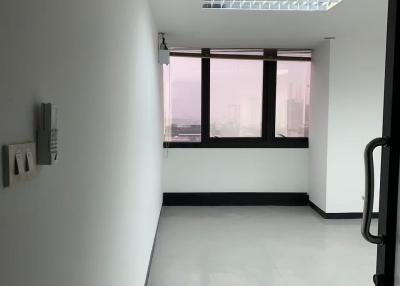 Office Space in United Tower Thonglor For Rent, Khlong Tan Nuea, Watthana, Bangkok