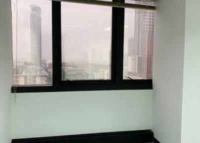 Office Space in United Tower Thonglor For Rent, Khlong Tan Nuea, Watthana, Bangkok