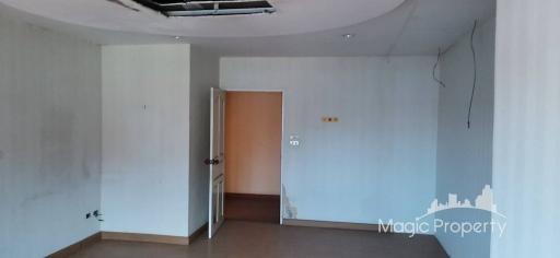 Commercial Space For Rent in Lat Phrao, Khlong Chaokhunsing, Wang Thonglang, Bangkok