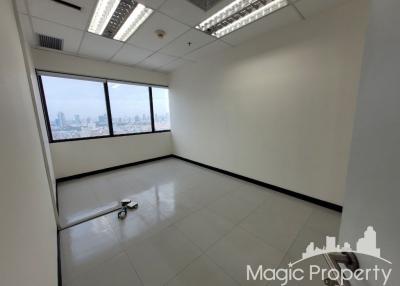 Office Space For Rent in RS Tower Ratchadaphisek Road, Din Daeng, Bangkok.