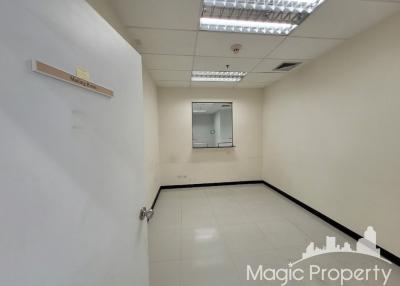 Office Space For Rent in RS Tower Ratchadaphisek Road, Din Daeng, Bangkok.