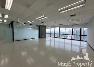Office Space For Rent in RS Tower Ratchadaphisek Road, Din Daeng, Bangkok.