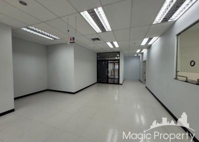 Office Space For Rent in RS Tower Ratchadaphisek Road, Din Daeng, Bangkok.