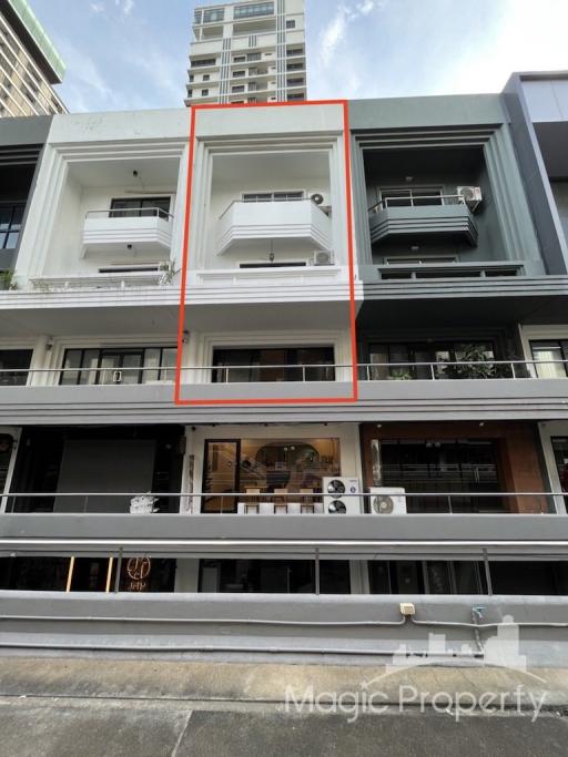 3 Floors Commercial Building For Rent in Park Avenue Ekkamai Watthana
