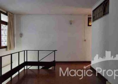 3 Floors Building For Rent  in Thonglor 20, Khlong Tan Nuea, Watthana, Bangkok