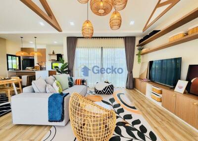 3 Bedrooms House in Parkside Pool Villas East Pattaya H010825