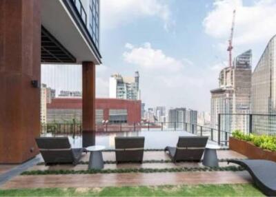 2 Bedrooms 2 Bathrooms Size 86sqm. Lofts Asoke for Rent 75,000 THB for Sale 19.2mTHB