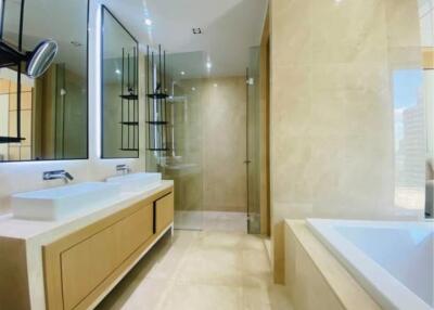 3 bedrooms 5 bathrooms size 180sqm. Marque Sukhumvit for Sale 80mTHB
