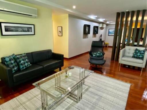 2 Bedrooms 2 Bathrooms Size 110sqm. Urbana Sukhumvit 15 for Sale 10.5mTHB