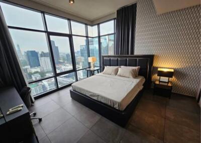 2 Bedrooms 2 Bathrooms Size 89sqm. The Lofts Asoke for Rent 68,000 THB