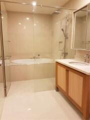 1 Bedroom 1 Bathroom Size 90sqm The Emporio Place for Rent 65,000THB