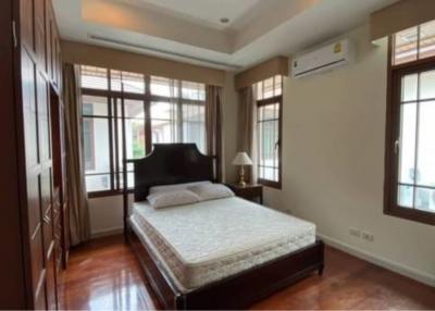 HOUSE  4 Bedrooms 5 Bathrooms Size 490sqm. Baan Sansiri 67 for Rent 330,000 THB